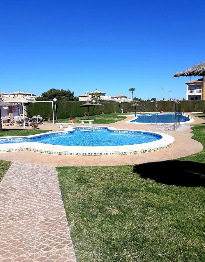 Fabulous Detached Large Villa 5 Bedrooms 3 Bathrooms Backing Onto Villamartin Golf Course 外观 照片